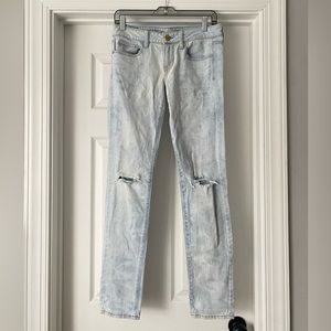 American Eagle Outfitters | Size 4 | Light-wash Distressed Knee Skinny